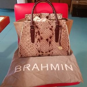 Brahmin handbag  - beautiful neutral silver gray